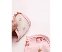 Cargar imagen en el visor de la galería, Babero Impermeable Little Red