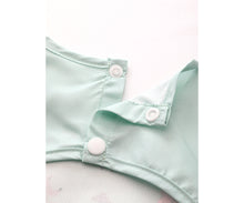 Cargar imagen en el visor de la galería, Babero con Mangas The Three Little Pigs