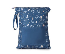 Cargar imagen en el visor de la galería, Bolsa Impermeable Grande Magical Forest Personalizable