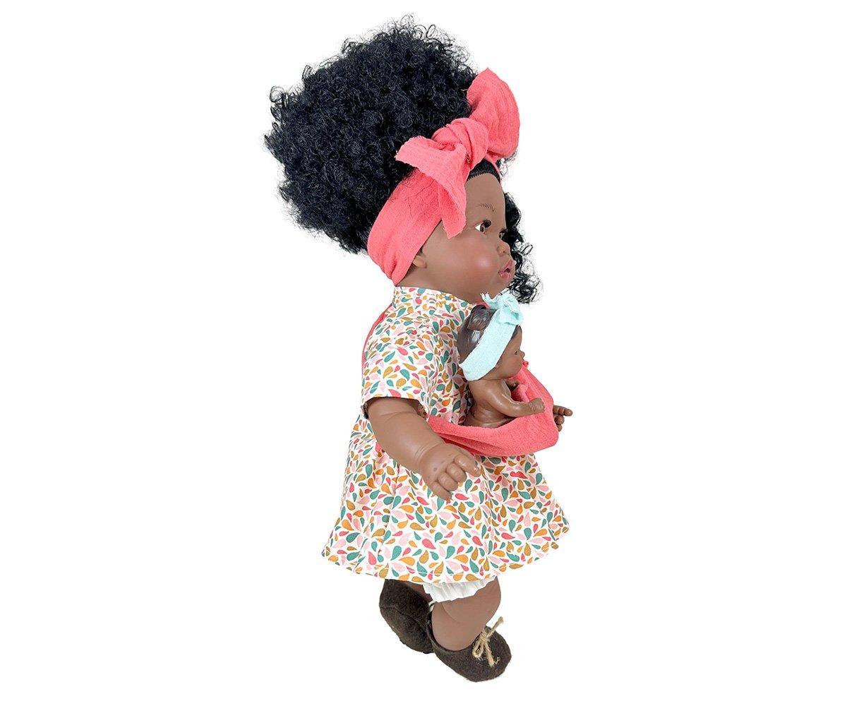 Alika con bebé Curly Hair