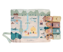 Cargar imagen en el visor de la galería, Juego Mantel Los 3 Cerditos + Lobo Monnëka