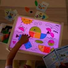 Cargar imagen en el visor de la galería, Mesa de luz con kit educativo
