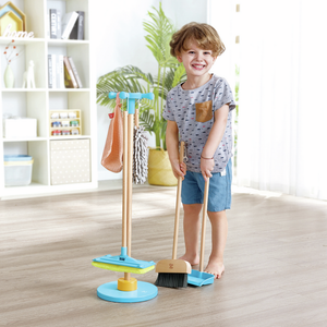 Juego de limpieza con escoba